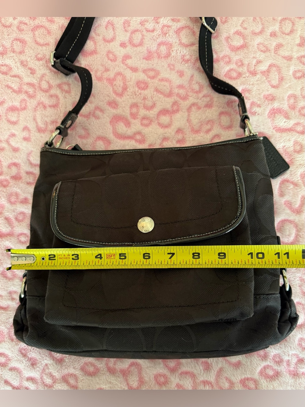 Coach Signature Crossbody Bag
Medium Black Y2K Jacquard Kyra - Picture 8 of 10
